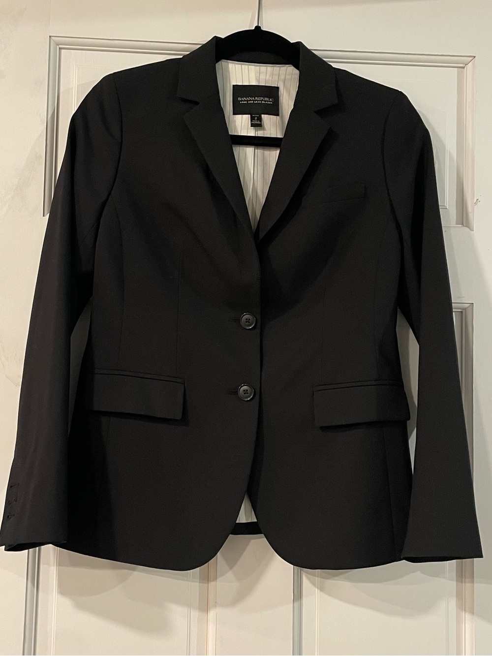 Banana Republic Long and Lean Lightweight Two-Button Blazer Black 2P
